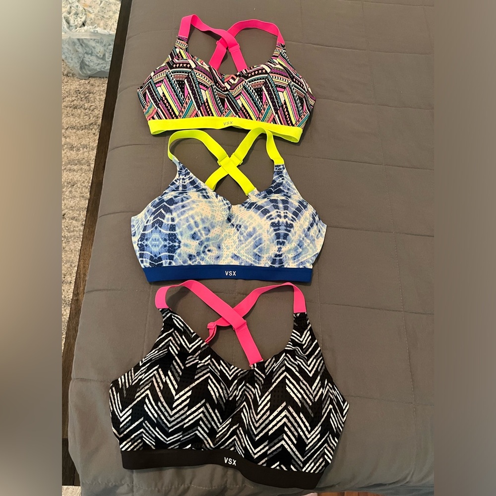 Victoria's Secret Lightweight Mesh Sports Bra 3 pack